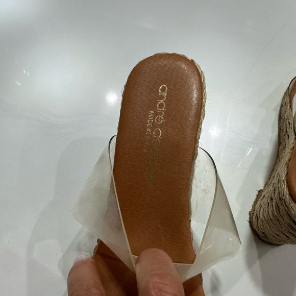 Andre Assous Cream and Brown Sandals Minimalist Design - Picture 4 of 4